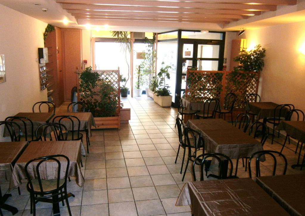 Logis Hotel Saint Jacques Valence  Eksteriør billede