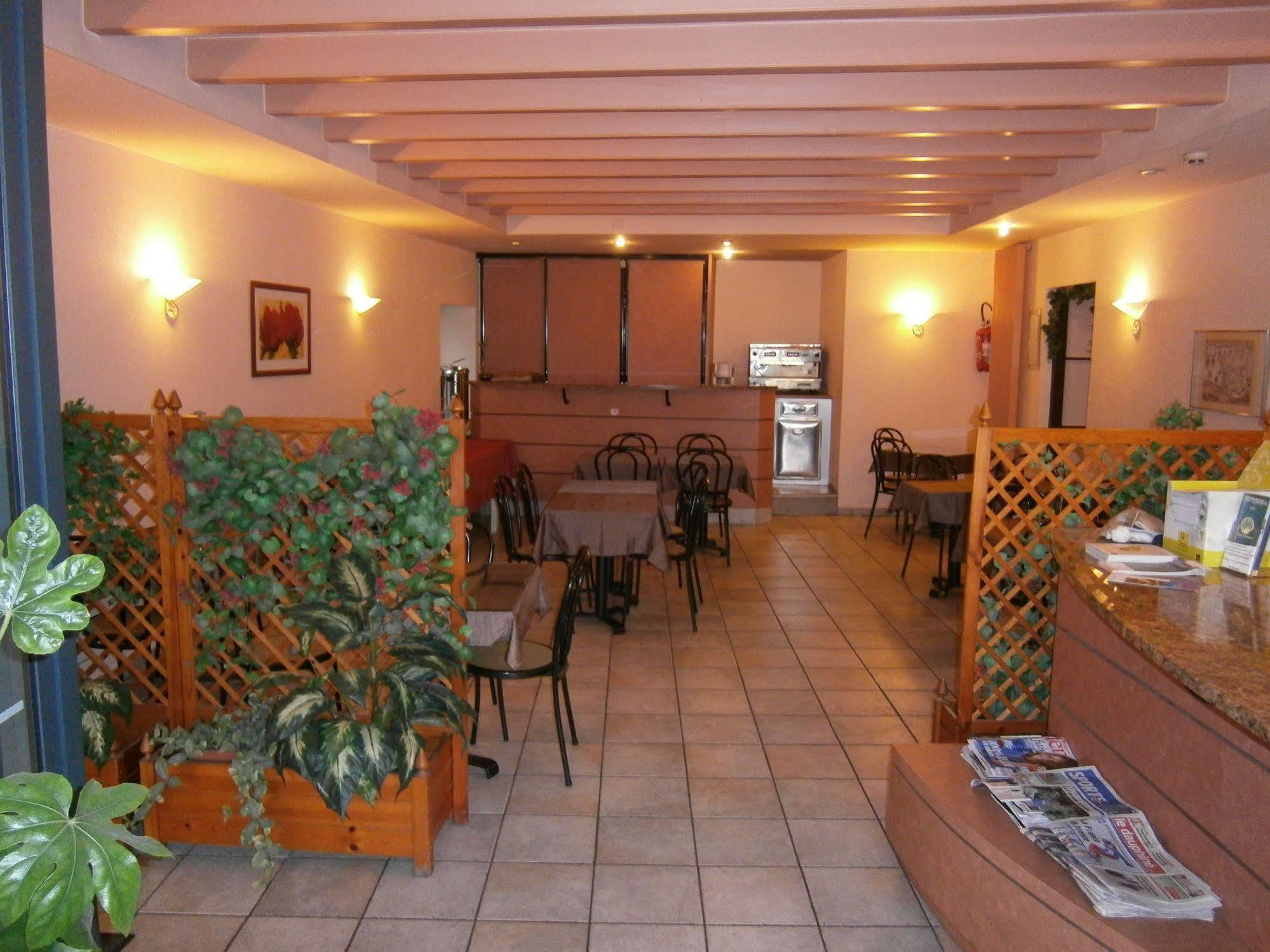Logis Hotel Saint Jacques Valence  Eksteriør billede