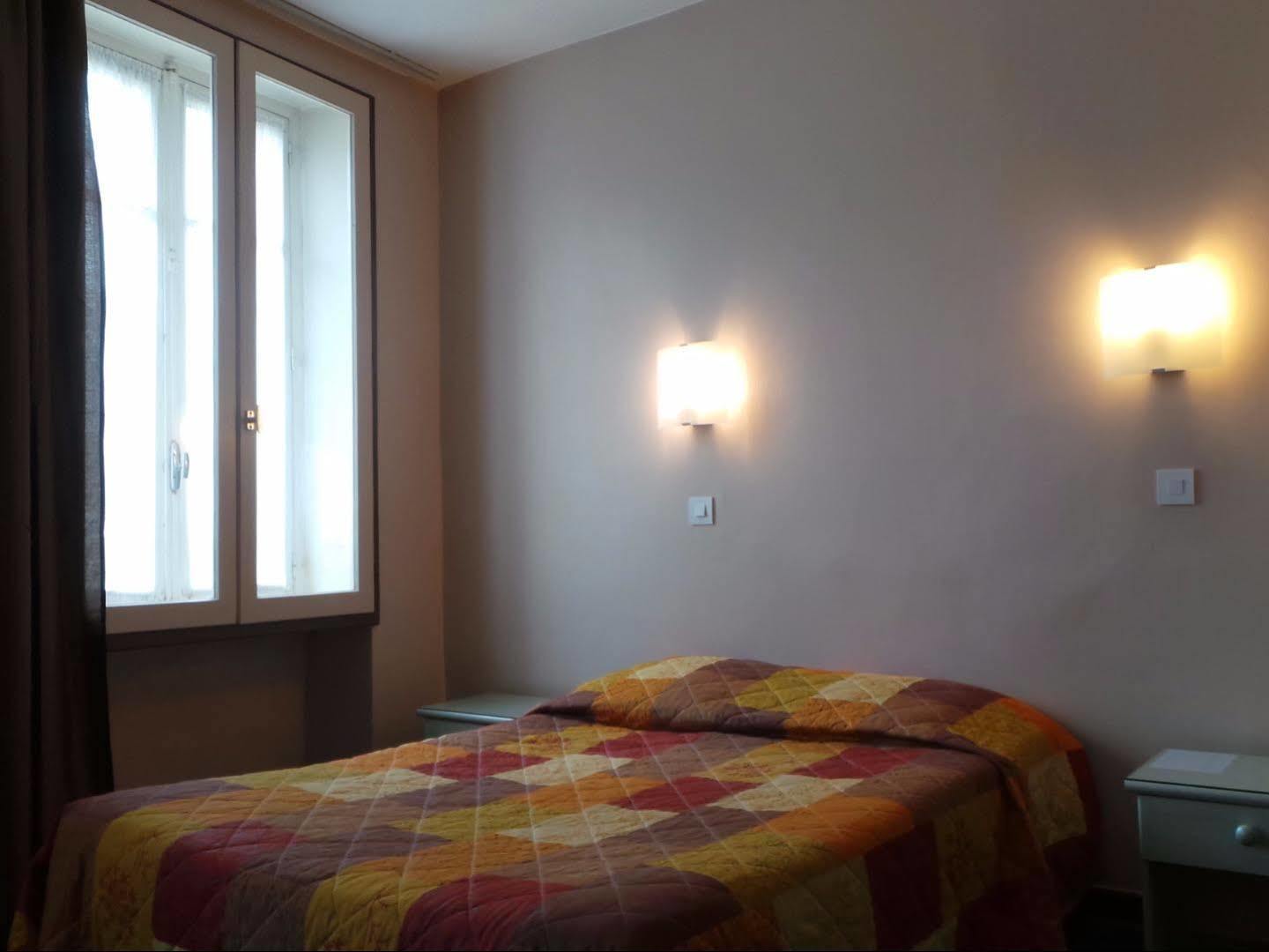 Logis Hotel Saint Jacques Valence  Eksteriør billede